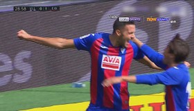 金球奖排名引热议：内马尔质疑拉菲尼亚第五名，探讨足球奖项评选公正性